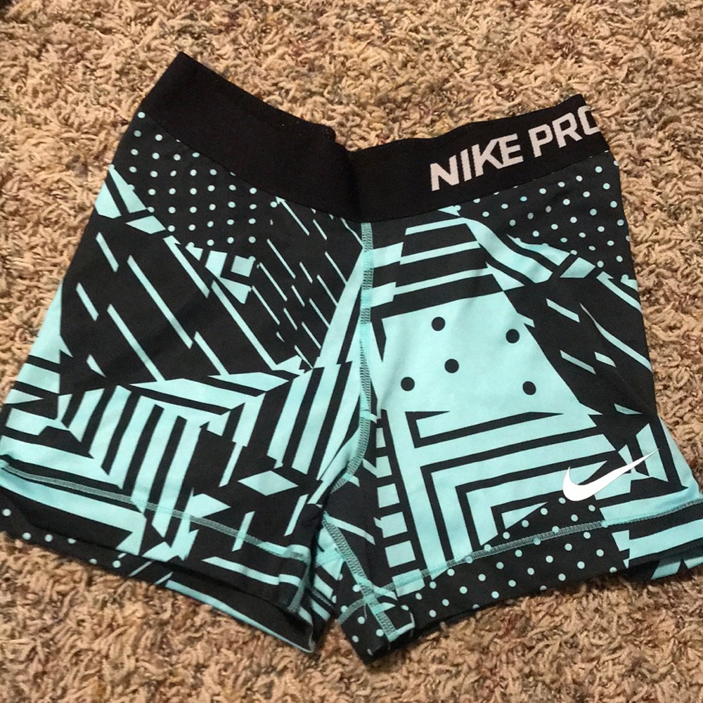 NIKE PRO SIZE SMALL